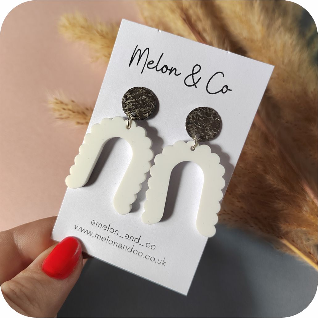 Acrylic Wavy Arches Earrings - White